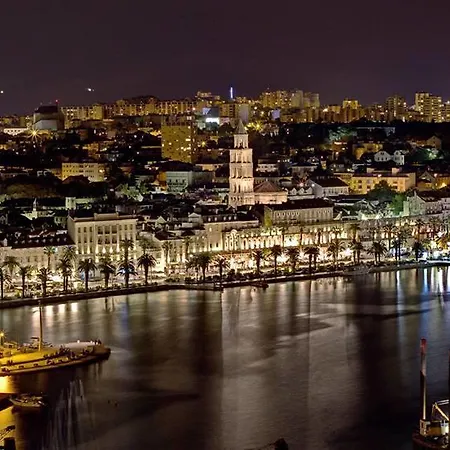 Angelo Center Of * Σπλιτ